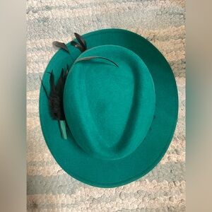 Vintage Fedora 🇨🇦
